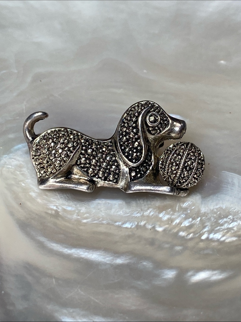 🍇Adorable Dachshund Weiner Dog Faux Marcasites Brooch Pin